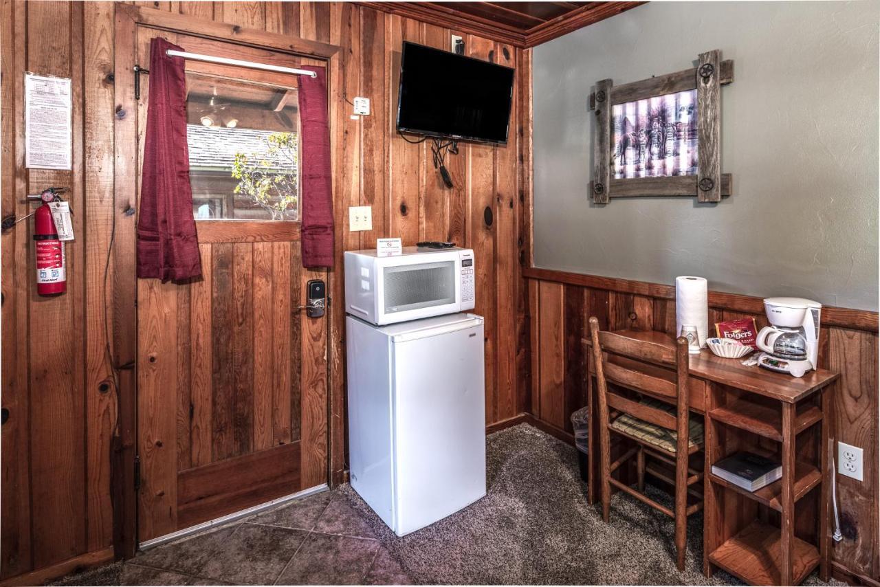 Apache Village 5, Queen Bed, Midtown, Sleeps 2 Ruidoso Buitenkant foto